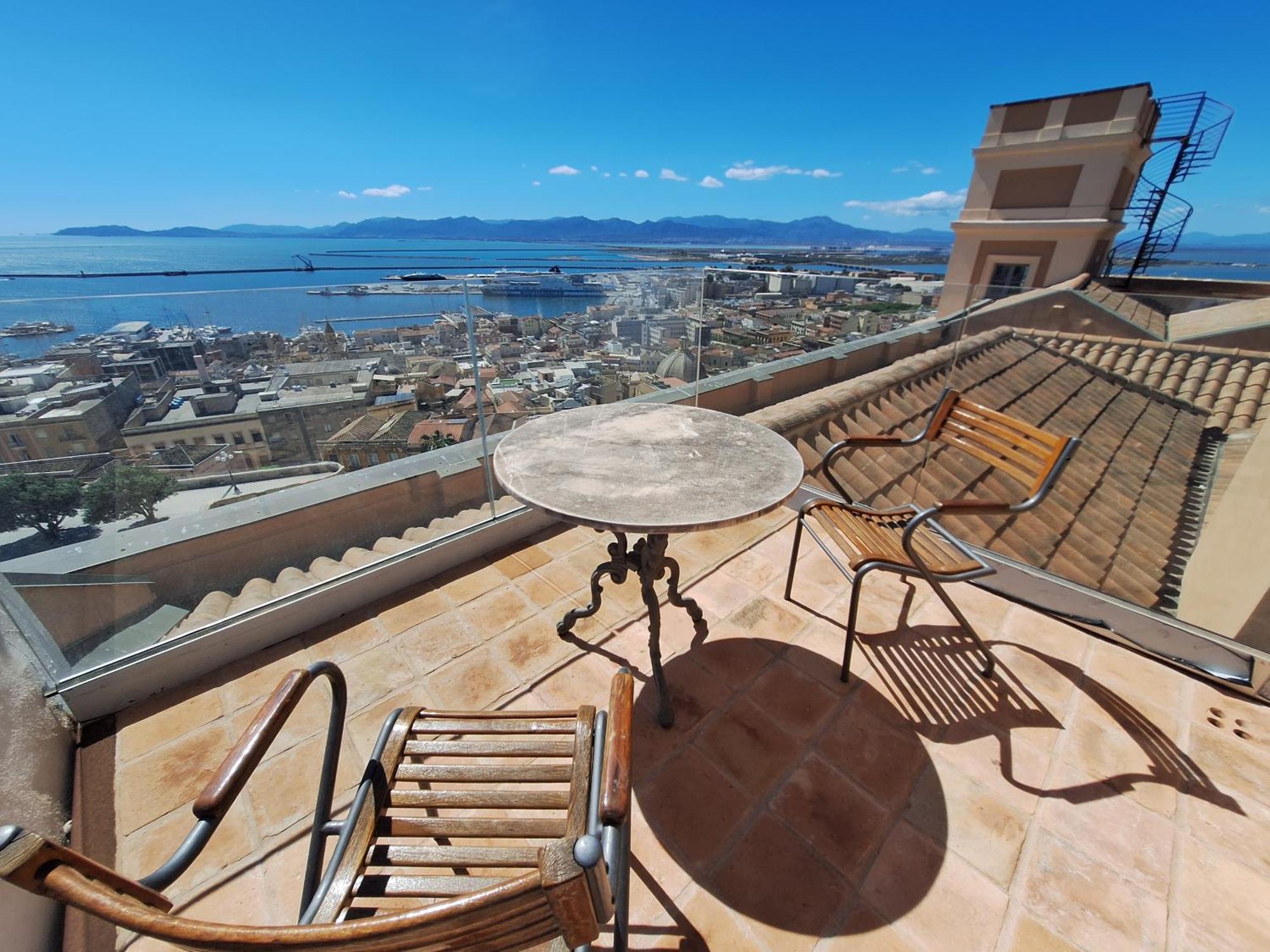 Hotel Palazzo Boyl 1840 Cagliari Esterno foto